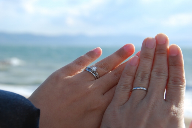 http://www.dearbride.tokyo/blogs/dear-bride-hand-ring.jpg