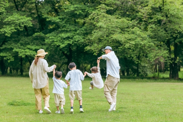 結婚したら女性の名字が変わるのは当たり前？事実婚や選択的夫婦別姓制度について